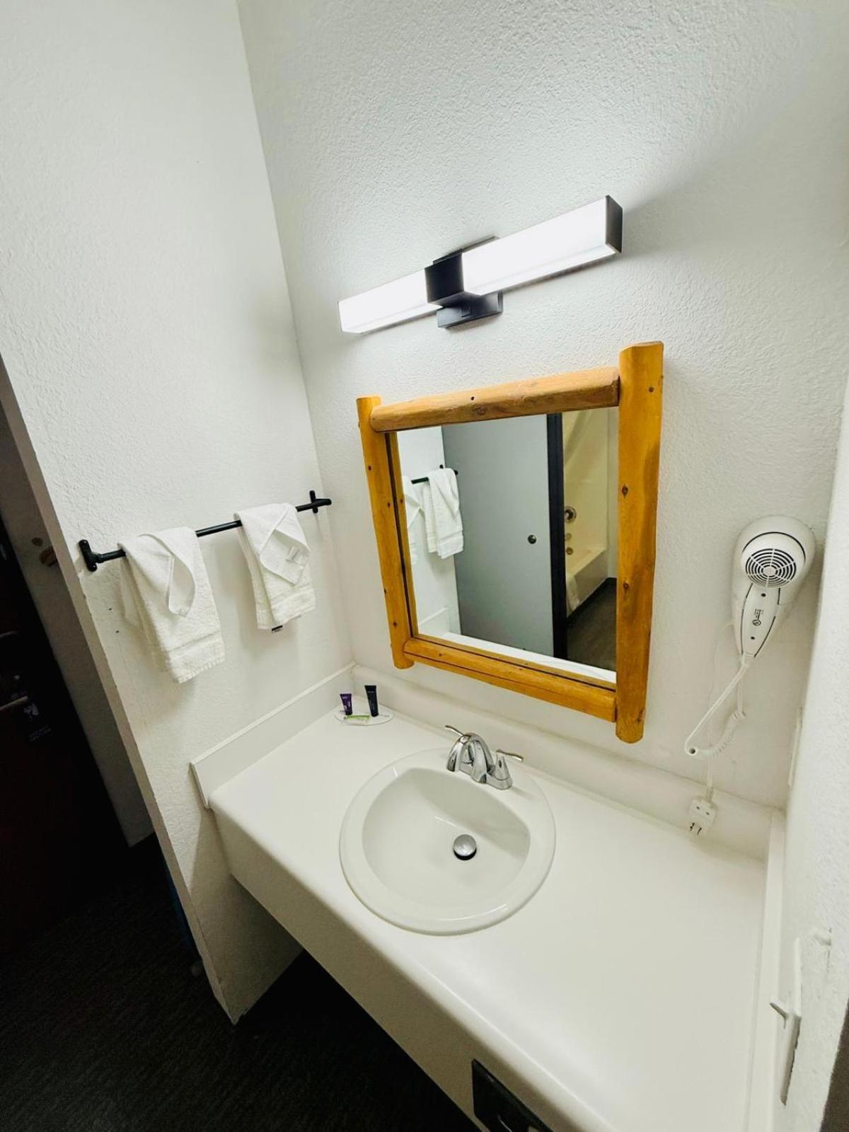 Knights Inn New Florence Ngoại thất bức ảnh